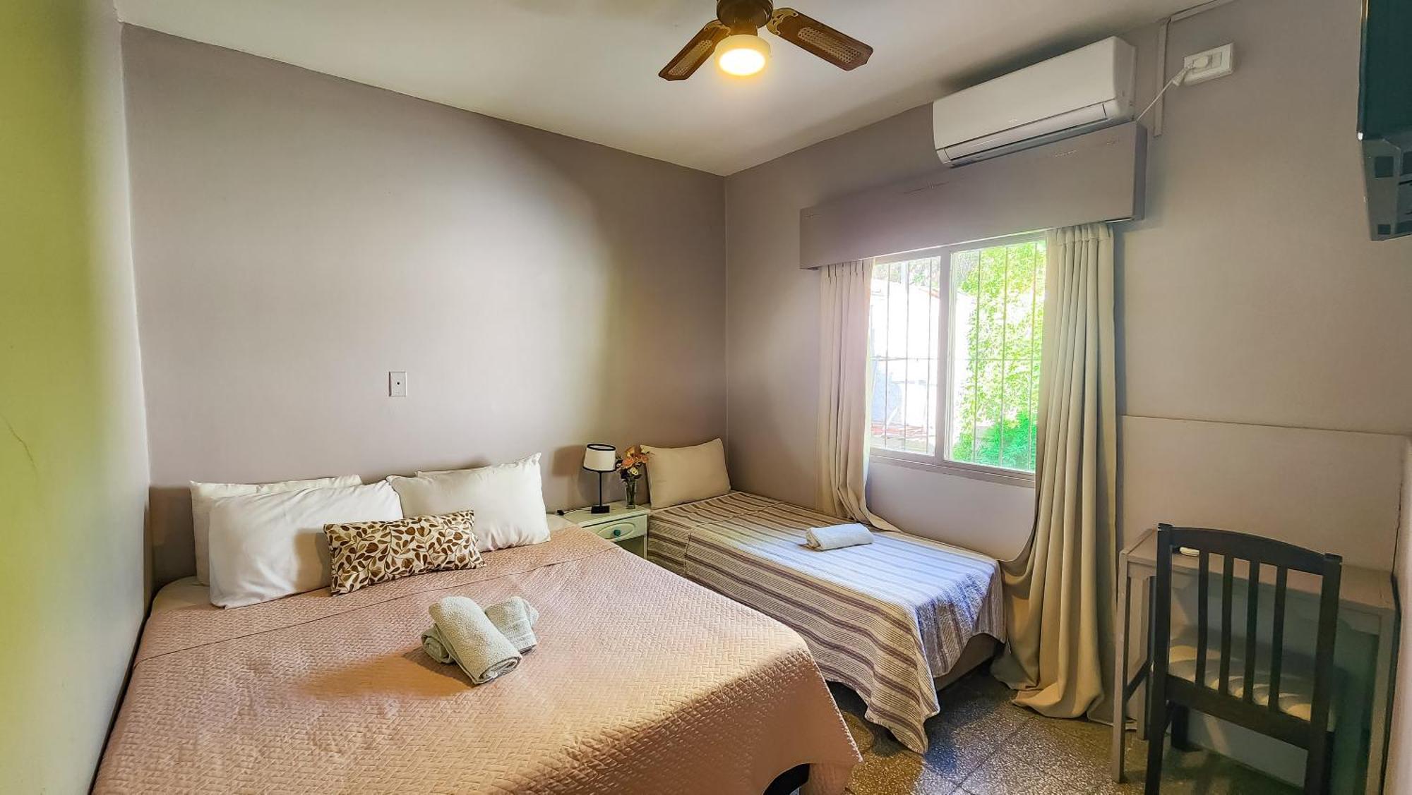 Hotel Juan B Justo Mendoza Quarto foto